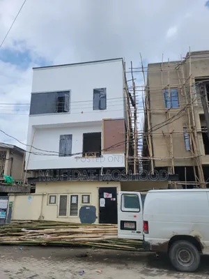 3bdrm Apartment in Surulere for sale