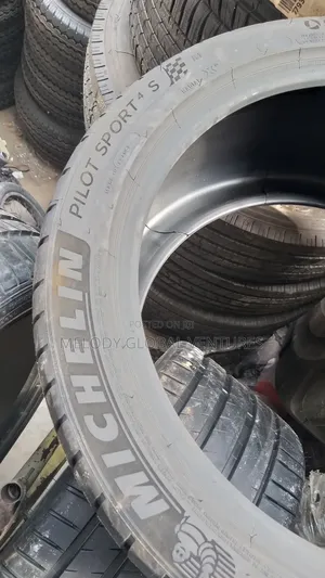 295/35r20 Michelin Pilot Sport 4 S / Original High Premium Tires