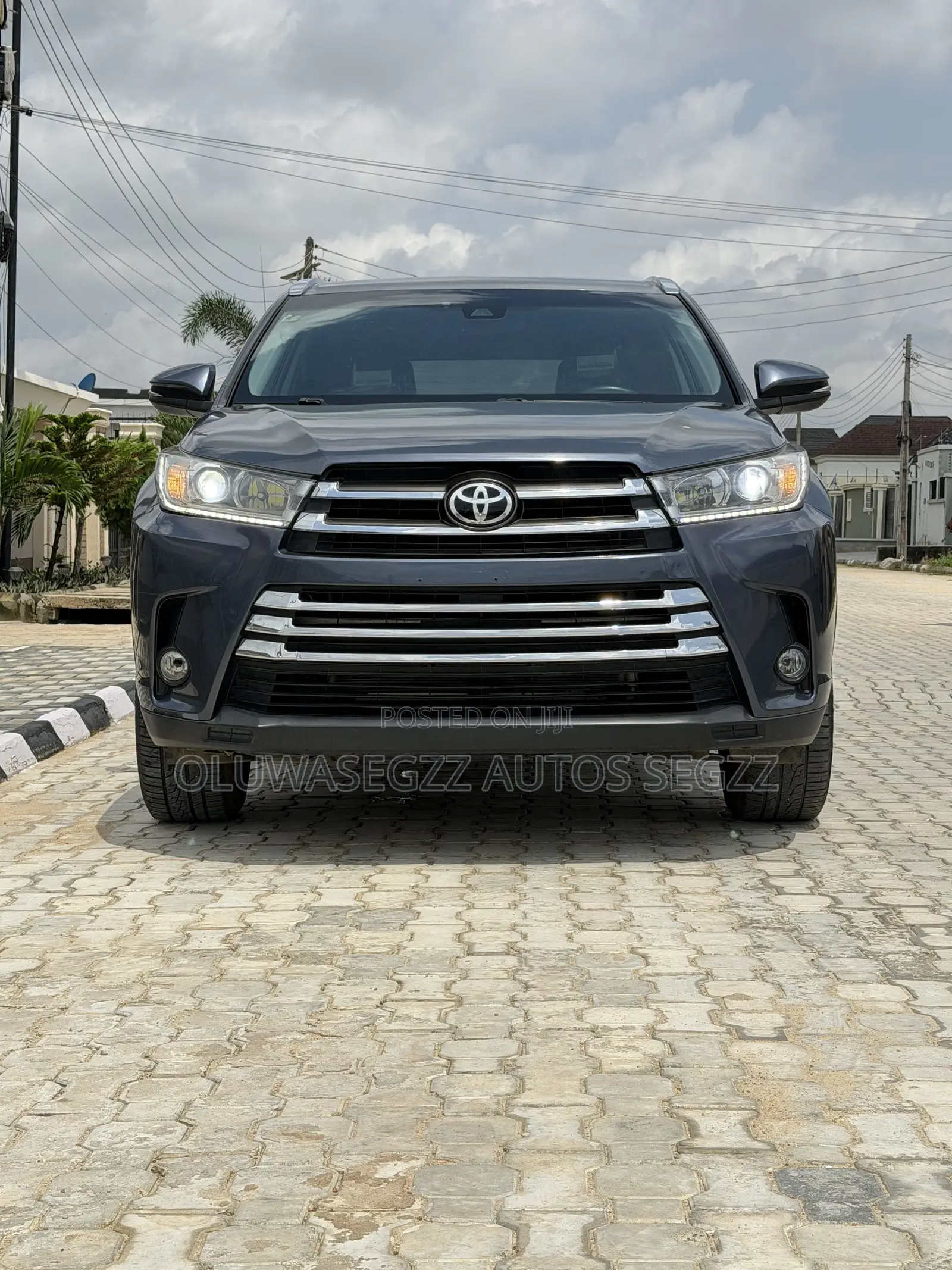 Toyota Highlander XLE 2019 Blue