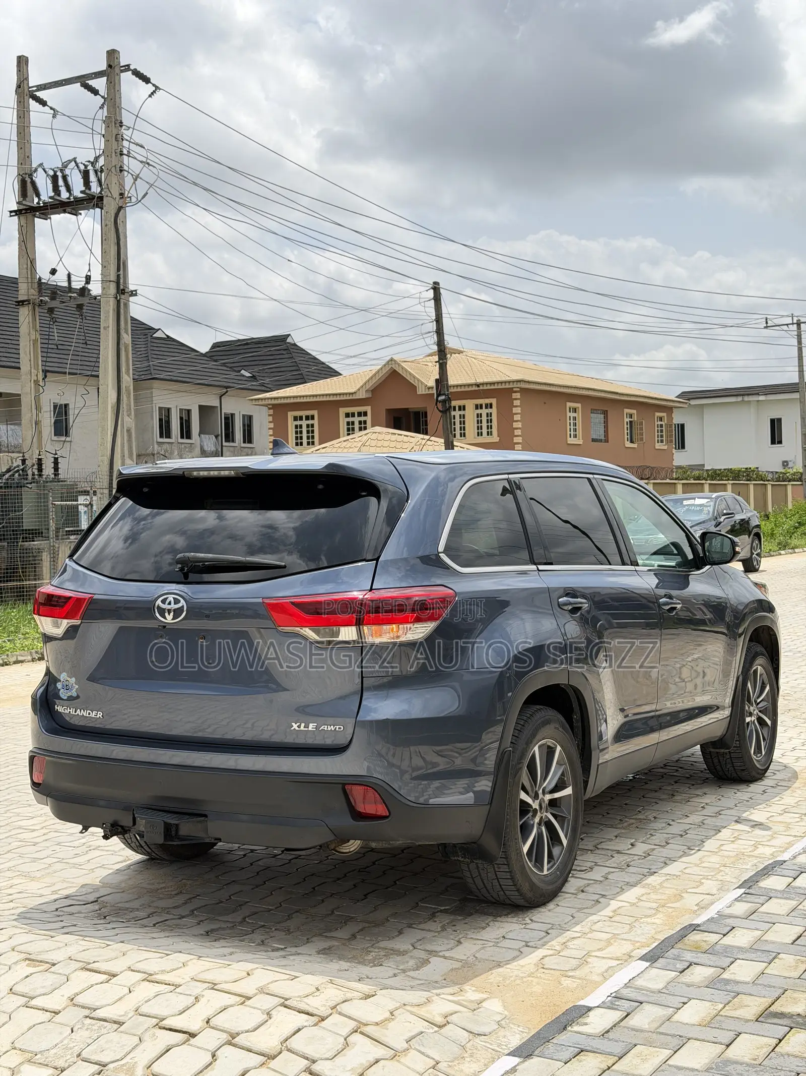 Toyota Highlander XLE 2019 Blue