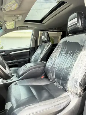 Toyota Highlander XLE 2019 Blue