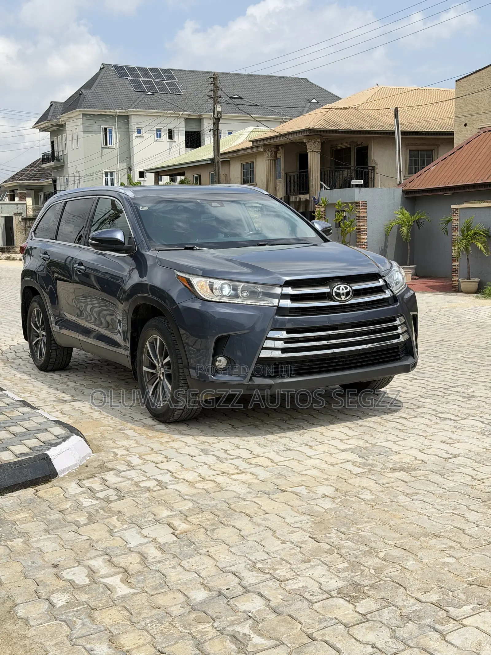 Toyota Highlander XLE 2019 Blue