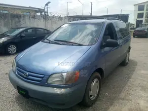 Toyota Sienna 2001 Blue