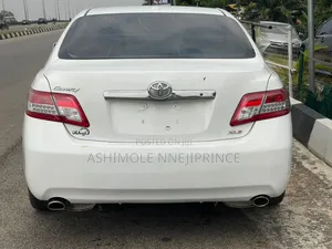 Toyota Camry XLE V6 4dr Sedan (3.5L 6cyl 6AM) 2010 White