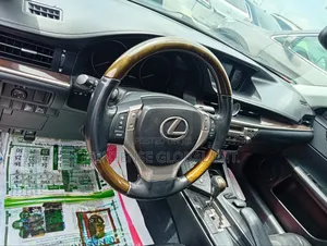 Lexus ES 2015 Red