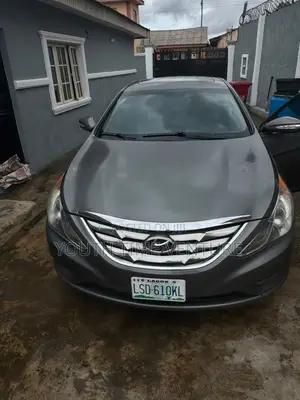 Hyundai Sonata Limited 2.0T Sedan (2.0L 4cyl 6A) 2011 Gray