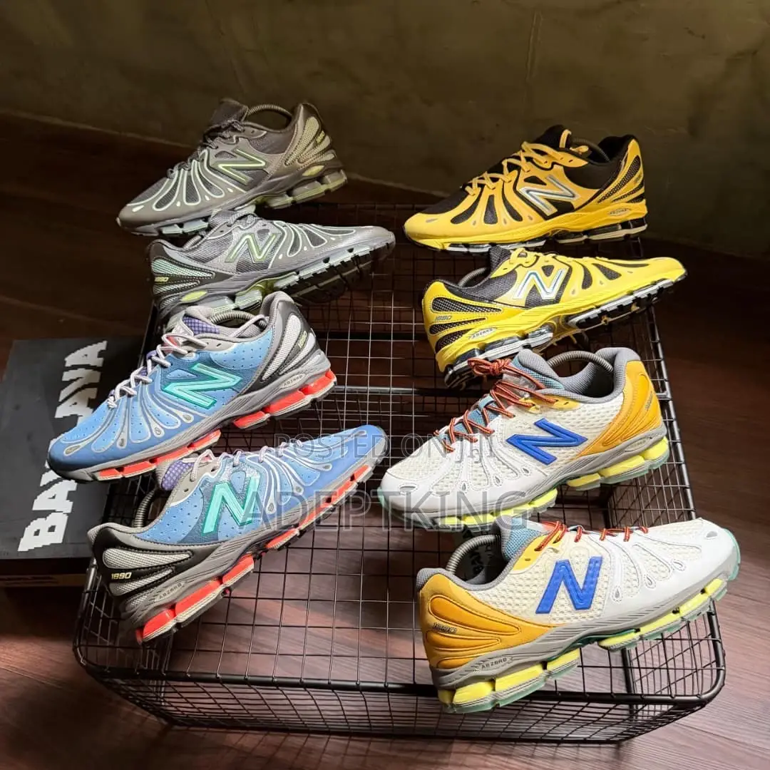 Shoes(Sneakers)