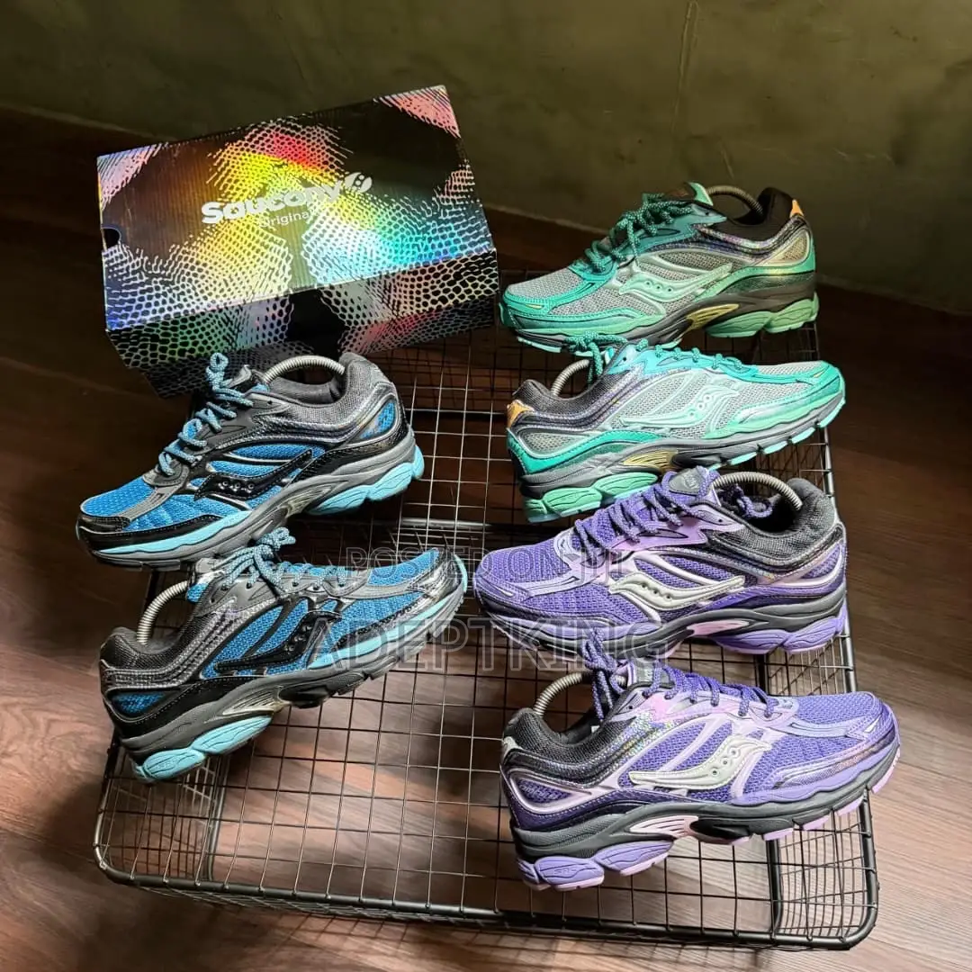 Shoes(Sneakers)