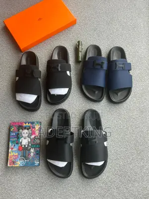 Shoes(Sneakers)