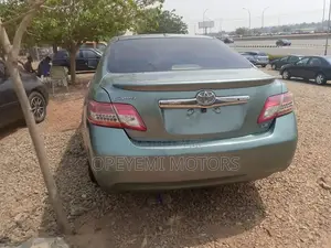 Toyota Camry 2011
