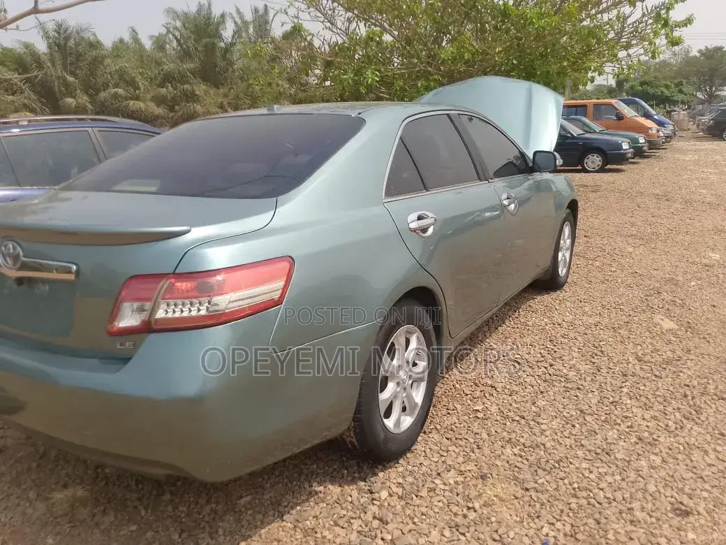 Toyota Camry 2011