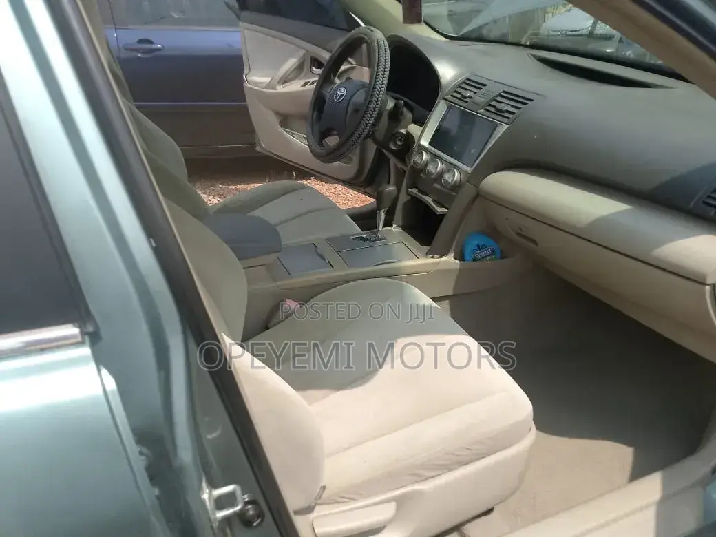 Toyota Camry 2011