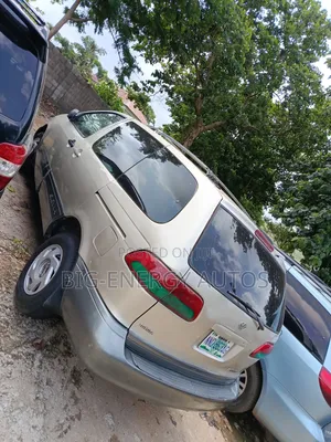 Toyota Sienna LE 2003 Gold