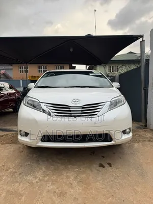 Toyota Sienna Limited 7-Passenger 4dr Minivan AWD (3.5L 6cyl 6A) 2015 White 
