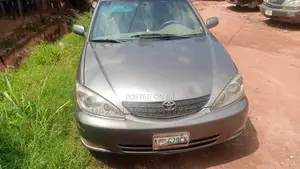 Toyota Camry 2005 Gray