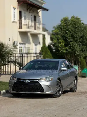 Toyota Camry SE 4dr Sedan (2.5L 4cyl 6A) 2015 Silver