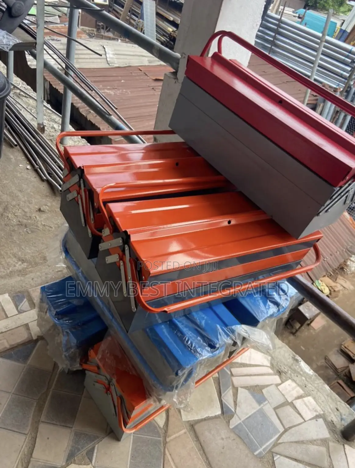 Cantilever Toolboxes