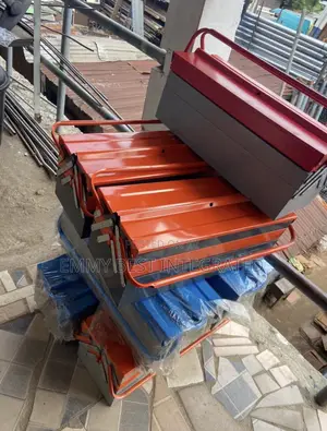 Cantilever Toolboxes