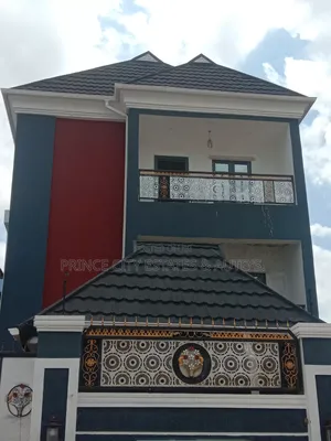 3bdrm Block of Flats in Off Iponri Estate for sale