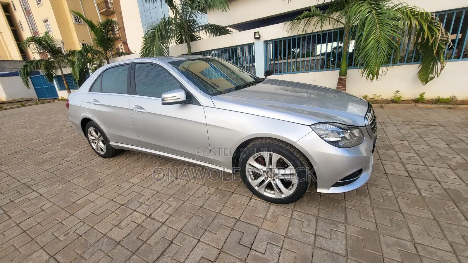 Mercedes-Benz E200 2014 Silver