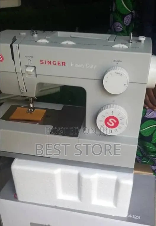 Singer Heavy Duty 4423 Sewing Machine