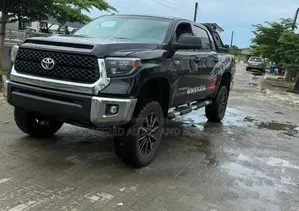 Toyota Tundra 2015 Black