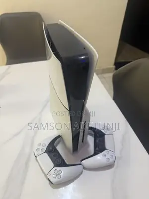 Ps5 Slim Canada Spec With Two Pads and Fifa 25