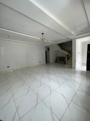 3bdrm Townhouse/Terrace in Dawaki for sale