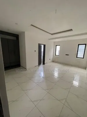 3bdrm Townhouse/Terrace in Dawaki for sale