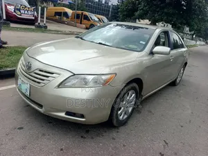Toyota Camry 2008 Gold