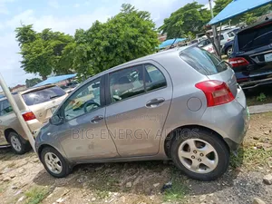 Toyota Yaris Base Hatchback 3dr 2010 Gray