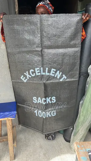 Quality 12pcs Sacks Bags (100kg)