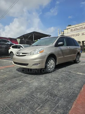 Toyota Sienna 2007 Gold