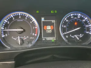 Toyota Highlander XLE 4x2 V6 (3.5L 6cyl 8A) 2018 Red