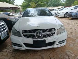 Mercedes-Benz C300 Luxury 4Matic Sedan AWD (3.5L 6cyl 7A) 2014 White