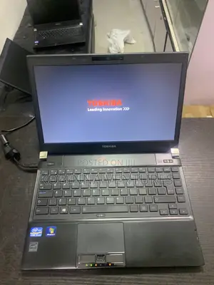 Laptop Toshiba Portege R930 4GB Intel Core i5 HDD 320GB