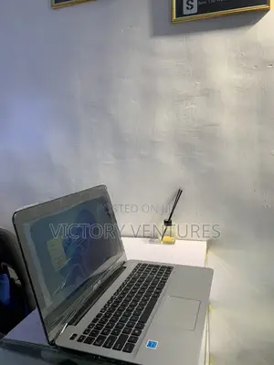 Laptop Asus X555LA 4GB Intel Core i3 HDD 500GB