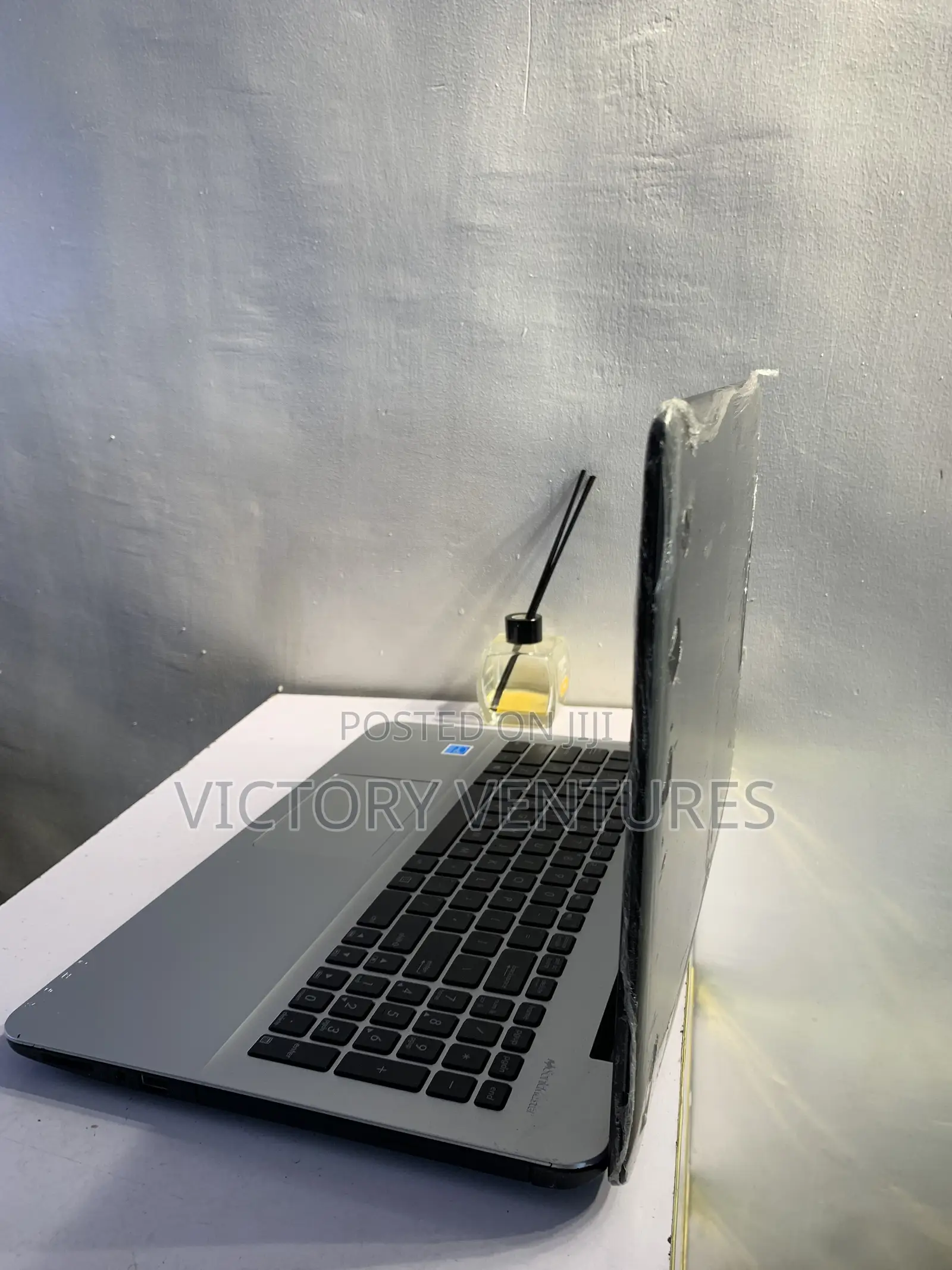 Laptop Asus X555LA 4GB Intel Core i3 HDD 500GB