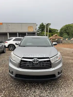 Toyota Highlander XLE 4dr SUV (3.5L 6cyl 6A) 2015 Silver