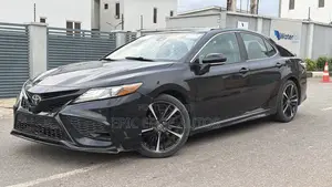 Toyota Camry XSE FWD (2.5L 4cyl 8AM) 2018 Black