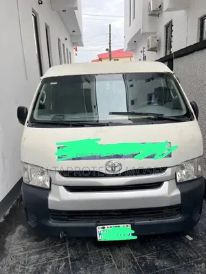 Toyota HiAce 2014 White