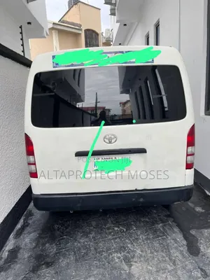 Toyota HiAce 2014 White