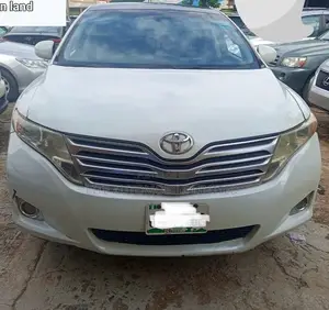 Toyota Venza XLE 2010 White