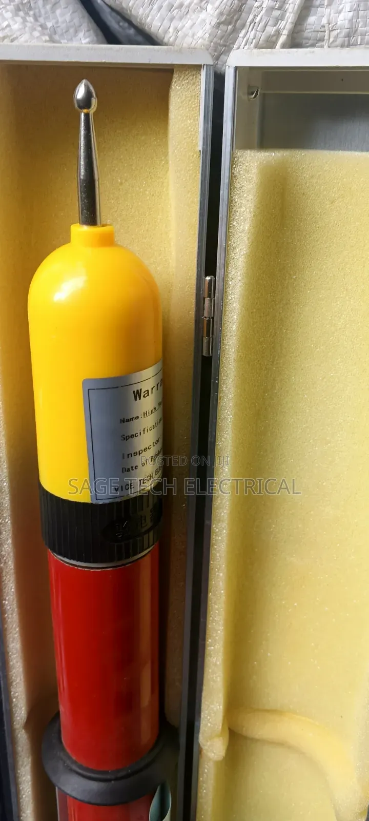 High-Voltage Non-Contact Detector