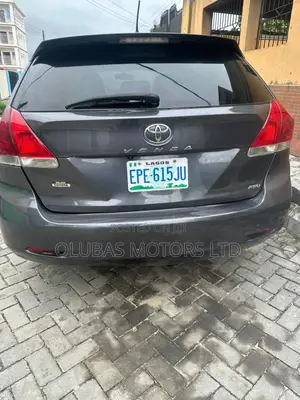 Toyota Venza AWD 2010 Gray