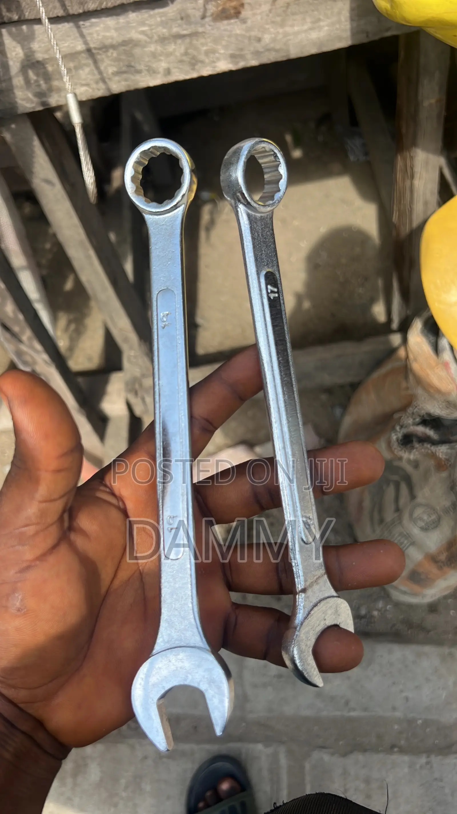 Chrome-Plated Combination Spanner Featuring