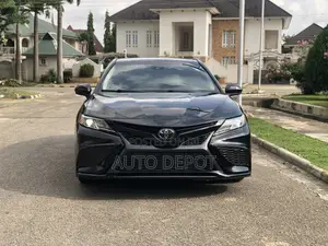 Toyota Camry SE (2.5L 4cyl 8A) 2019 Black