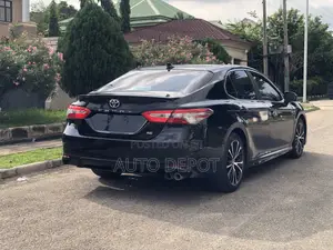 Toyota Camry SE (2.5L 4cyl 8A) 2019 Black