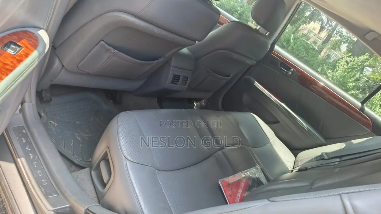 Toyota Avalon 2005 Gray