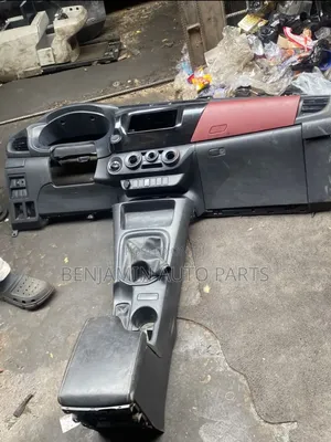 Dashboard Hilux With the Consule 2015 --2020